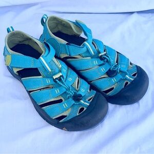 Keen Hiking Sandals Women’s 6